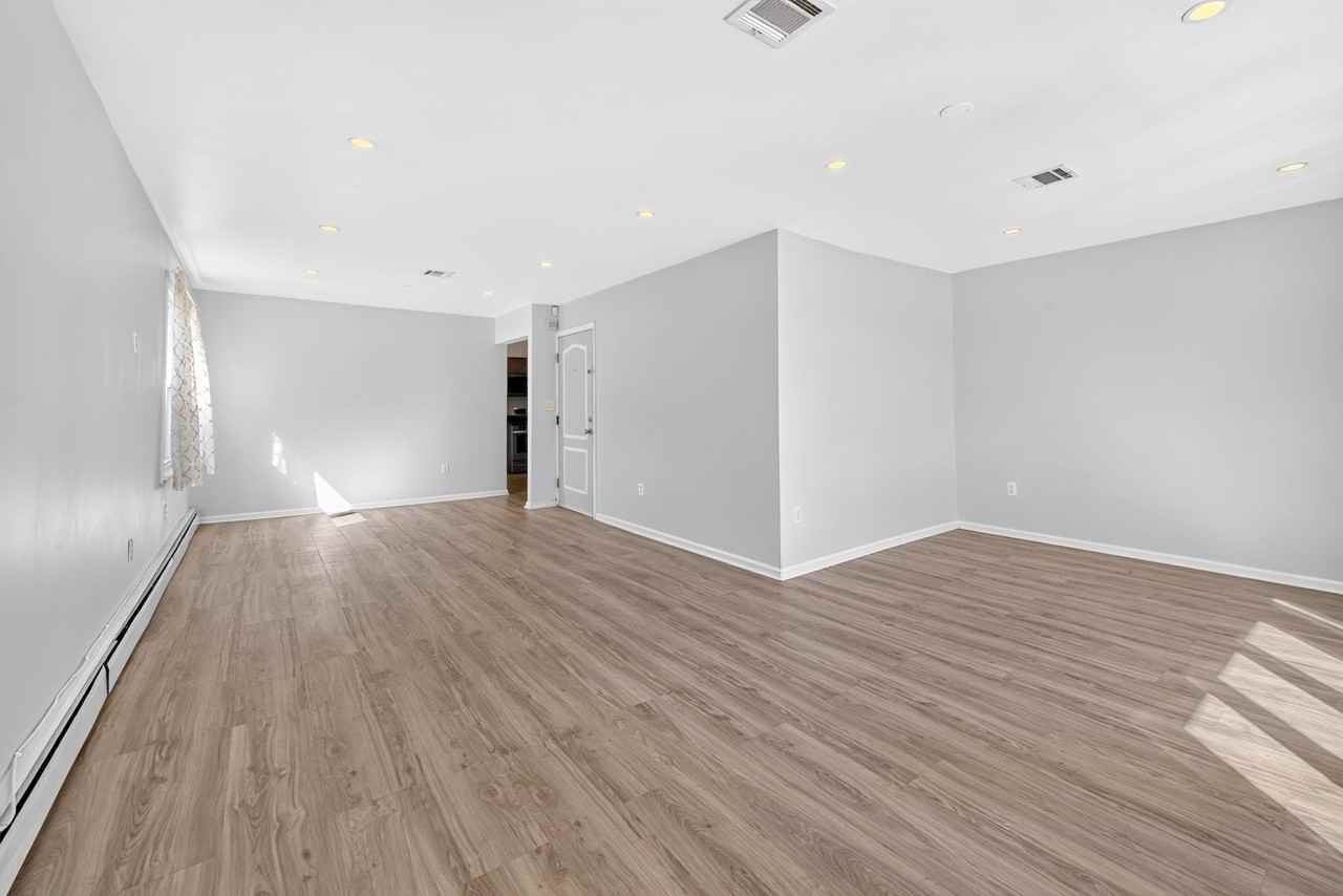 1101 Summit Ave #2 - Photo 2 of 21