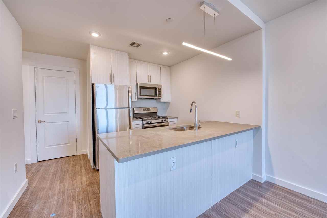 957 Broadway #505
