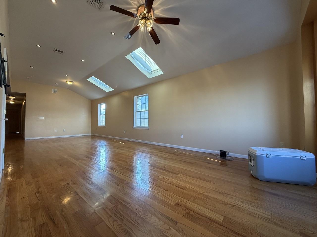 193 Stevens Ave #2 - Photo 3 of 16