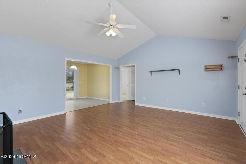 1302 Davis St - Photo 4 of 22