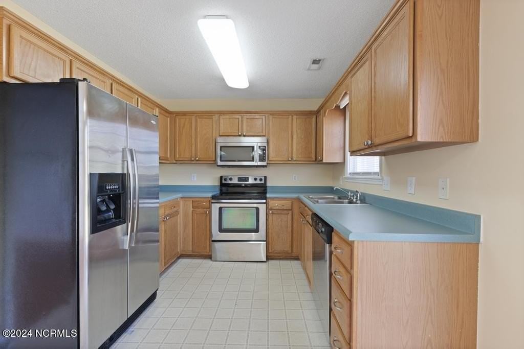 1302 Davis St - Photo 7 of 22