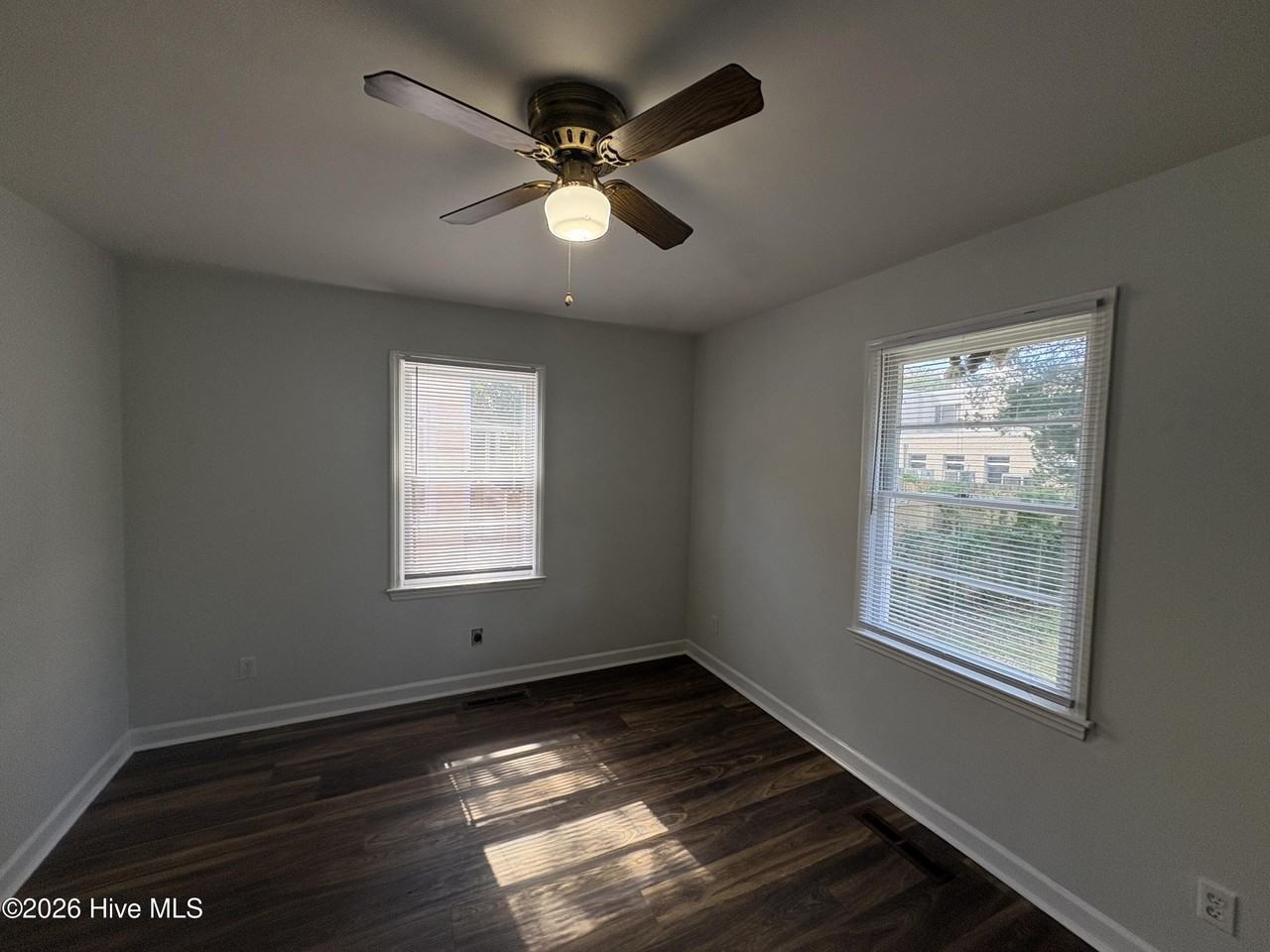 833 Kennedy Ave - Photo 3 of 7