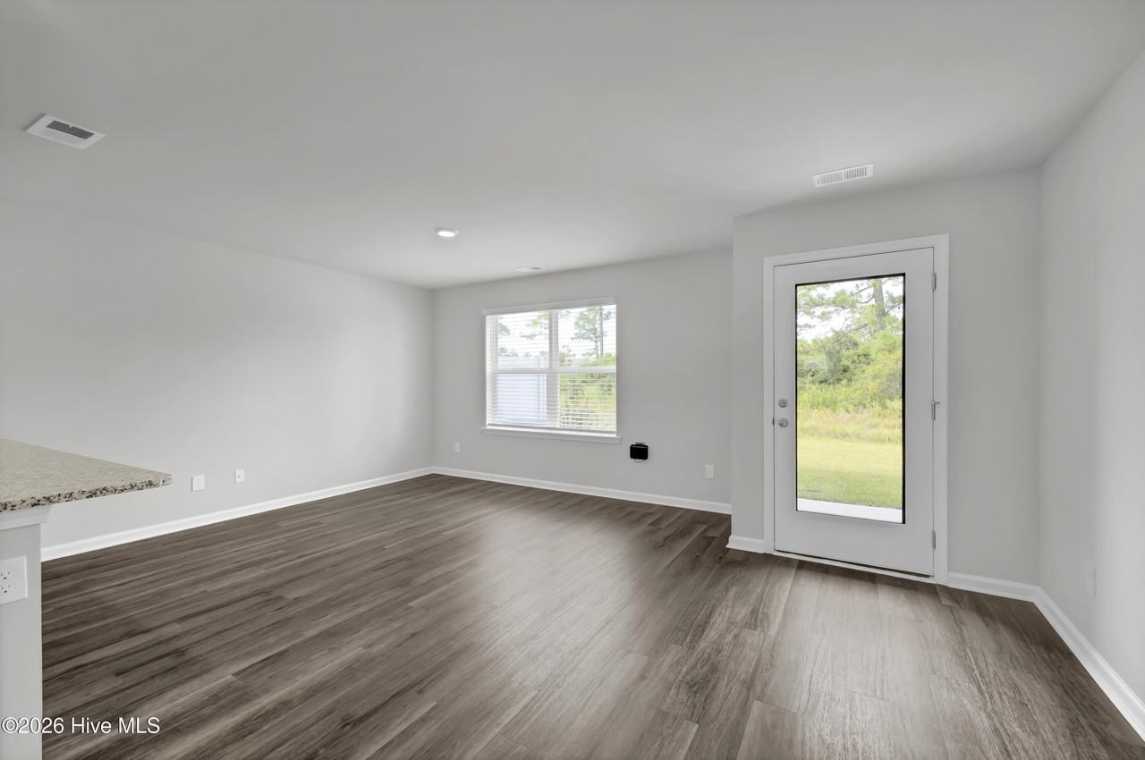 3178 Lobelia Ln - Photo 4 of 33