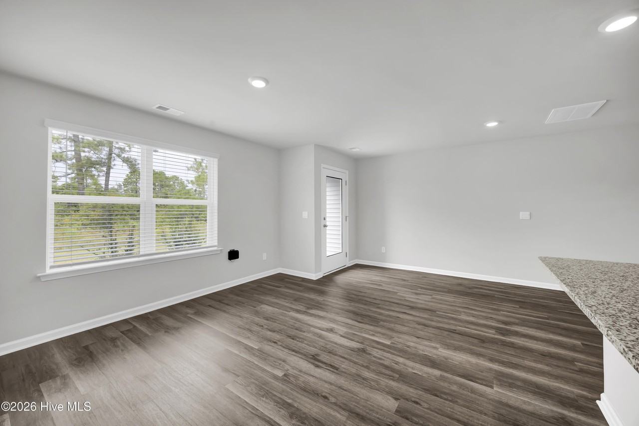 3178 Lobelia Ln - Photo 5 of 33