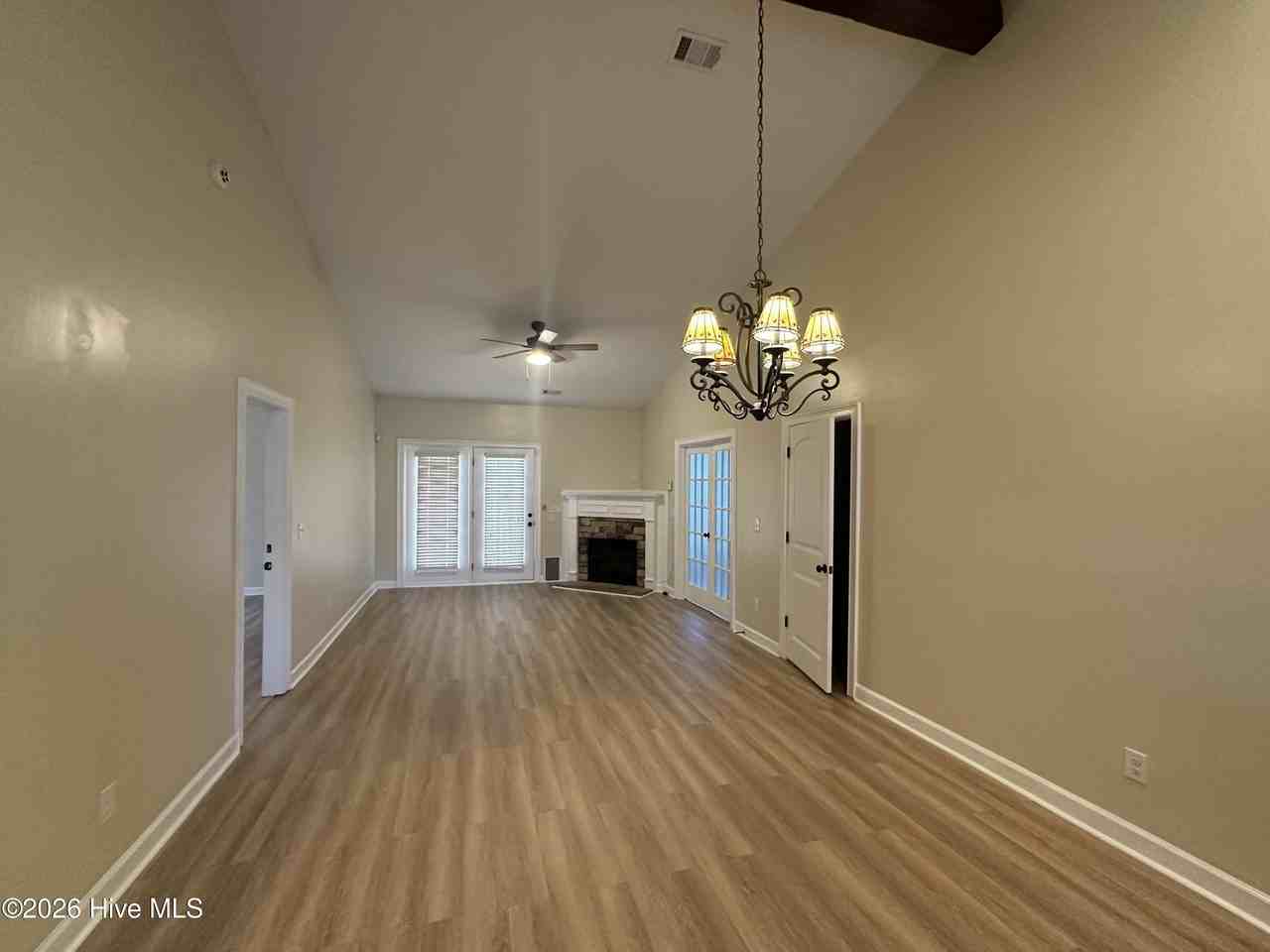 112 York Way - Photo 2 of 17