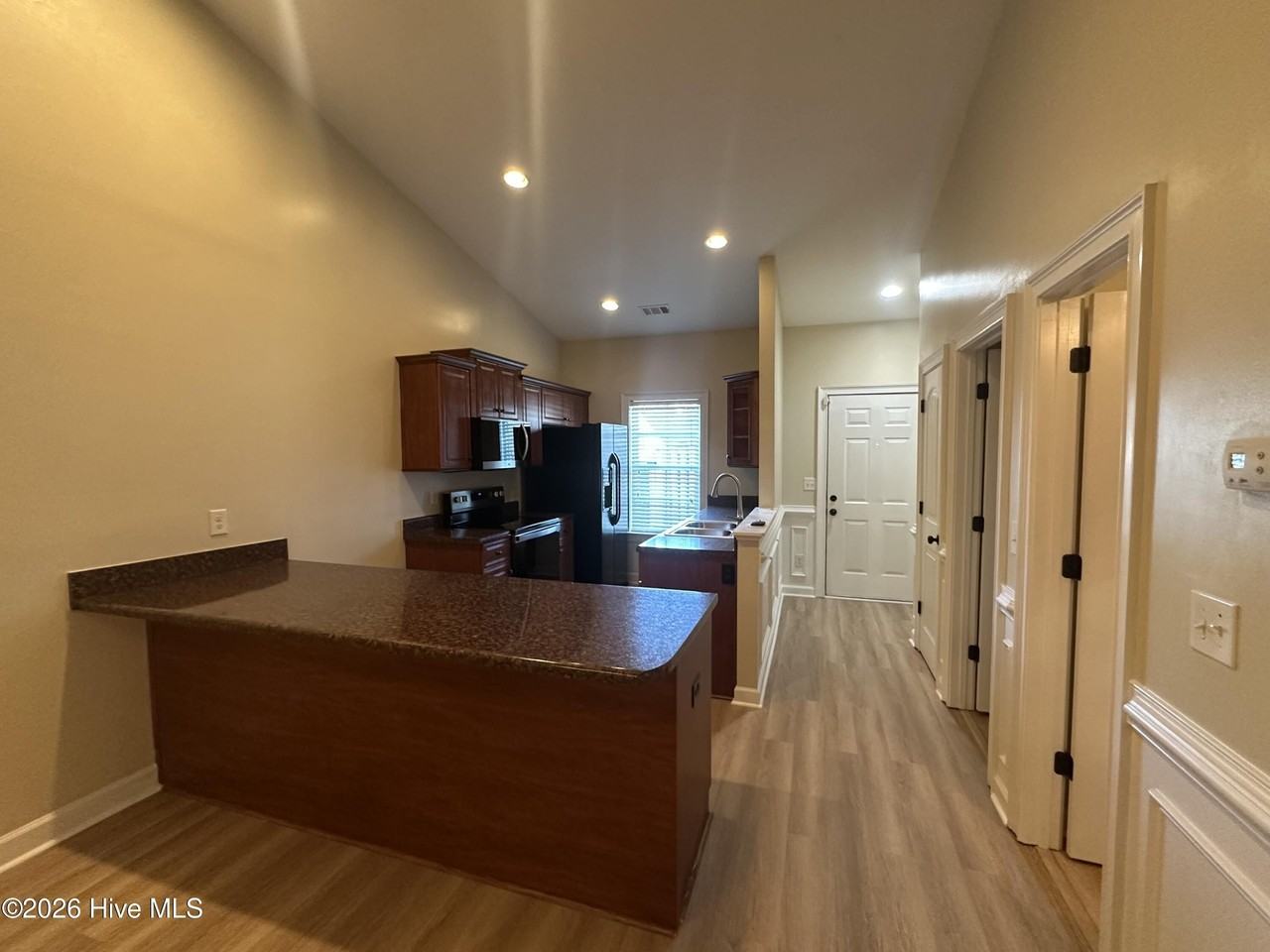 112 York Way - Photo 3 of 17