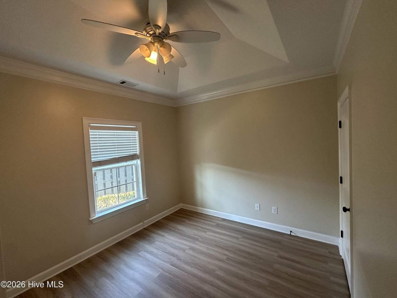 112 York Way - Photo 7 of 17