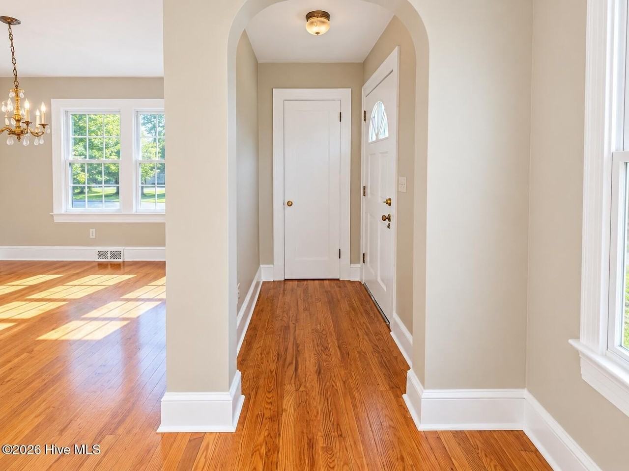 2411 Slay Dr - Photo 2 of 23