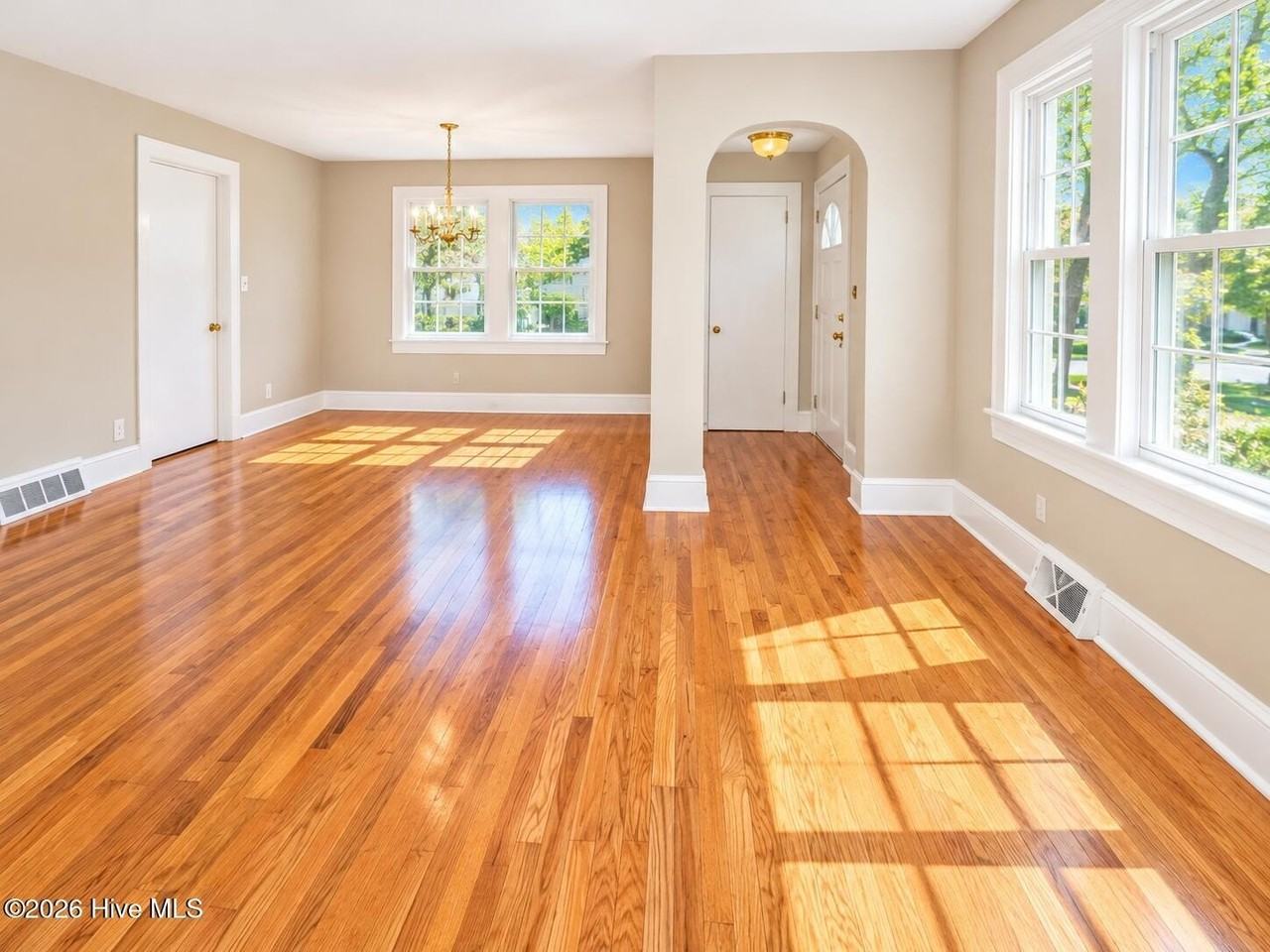 2411 Slay Dr - Photo 3 of 23