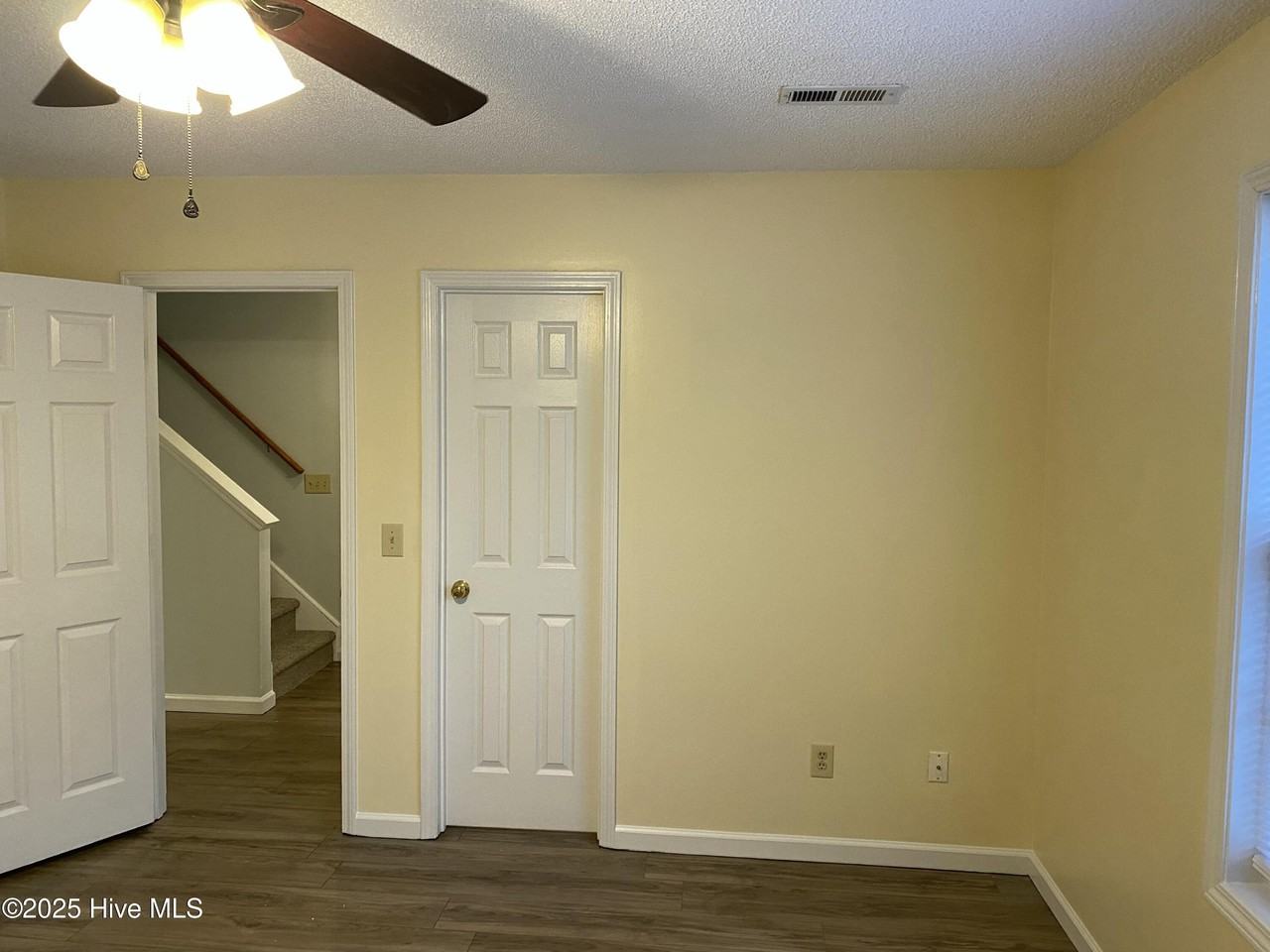 5142 Lampost Cir - Photo 6 of 30