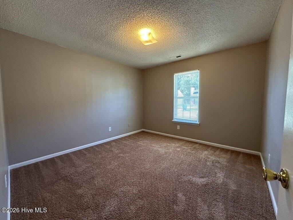 204 Live Oak Ct - Photo 7 of 10