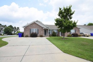 featured image of 2608 Saddleback Dr #A