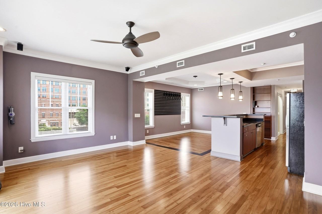124 Walnut St #302 - Photo 5 of 50