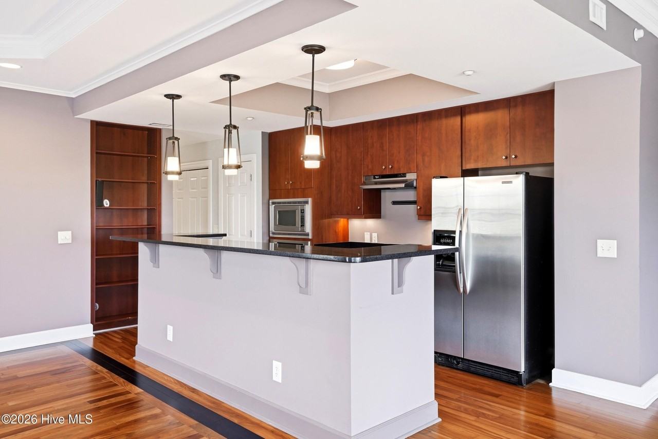 124 Walnut St #302 - Photo 6 of 50