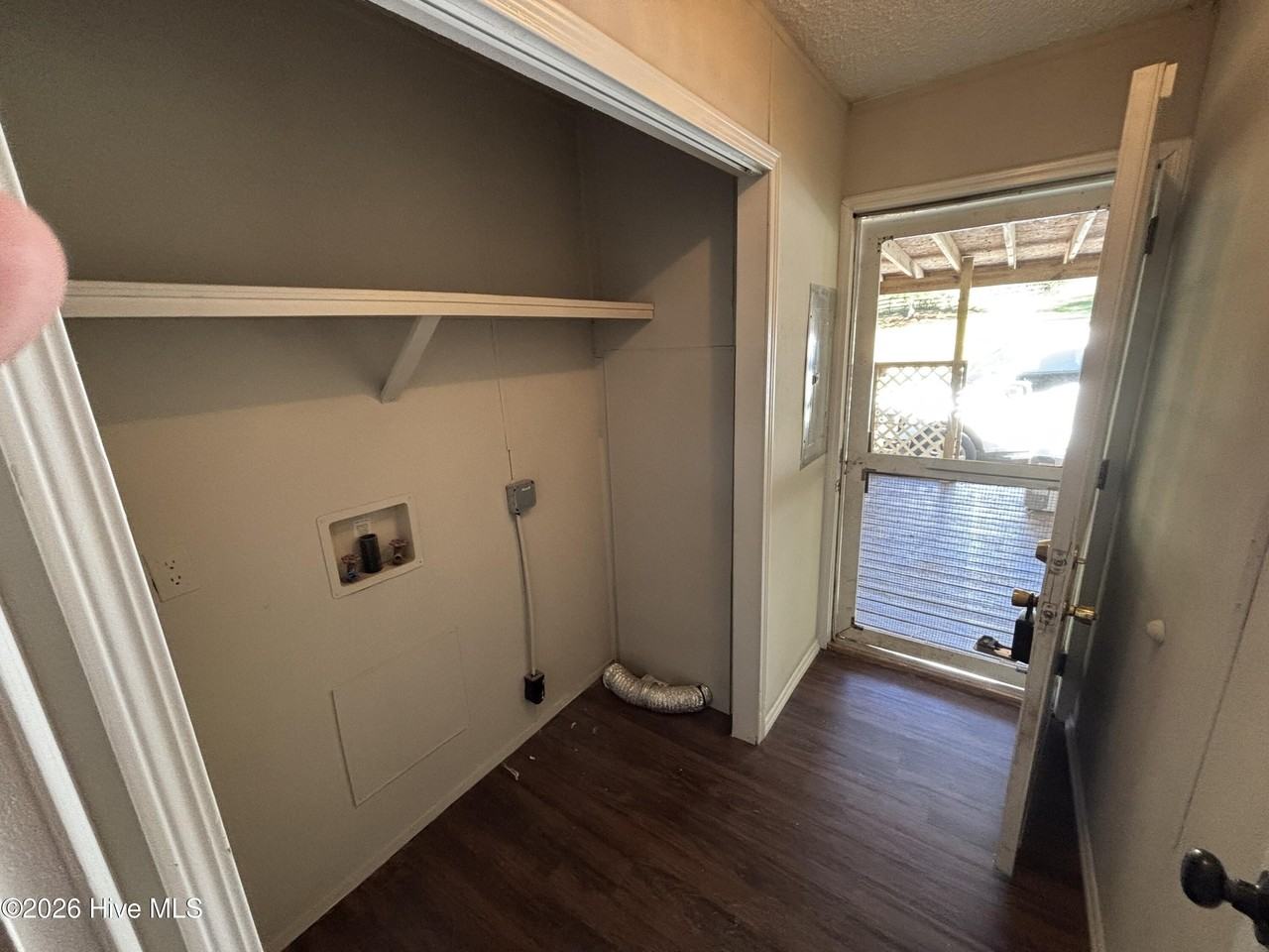 1640 Oakwood Rd #B - Photo 2 of 18