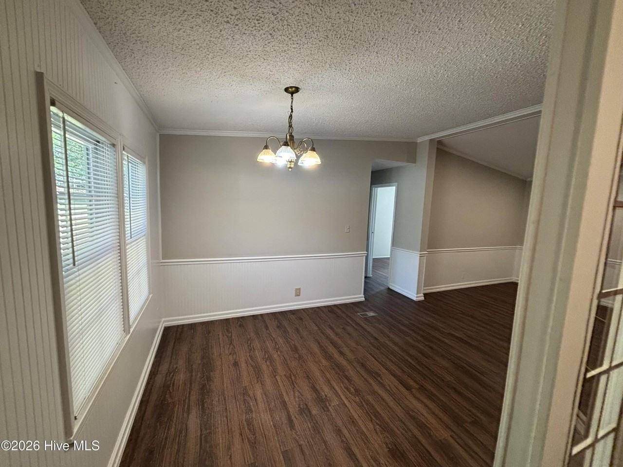 1640 Oakwood Rd #B - Photo 6 of 18
