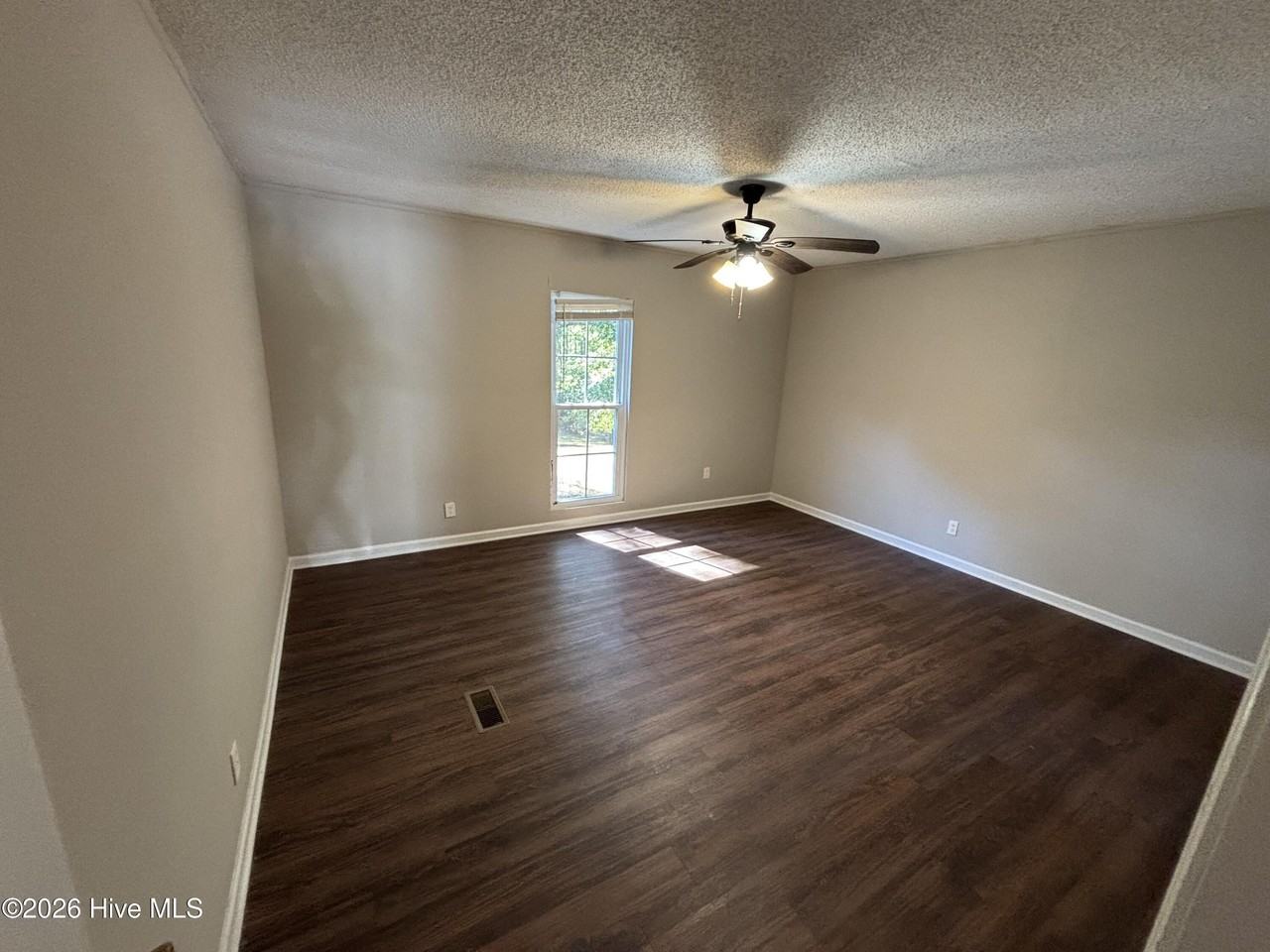 1640 Oakwood Rd #B - Photo 7 of 18