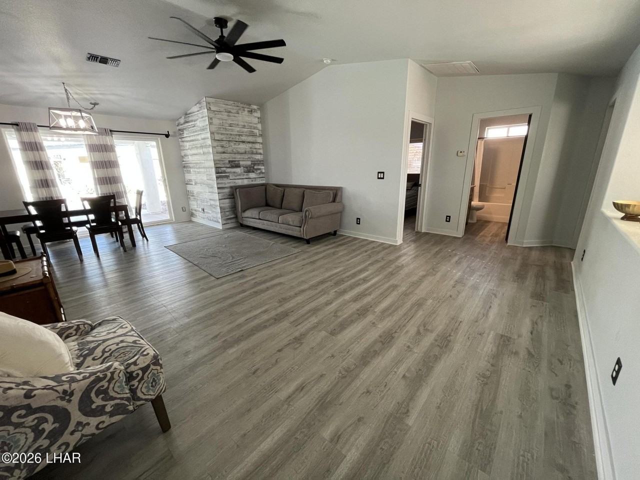 3585 Offshore Ct - Photo 4 of 35