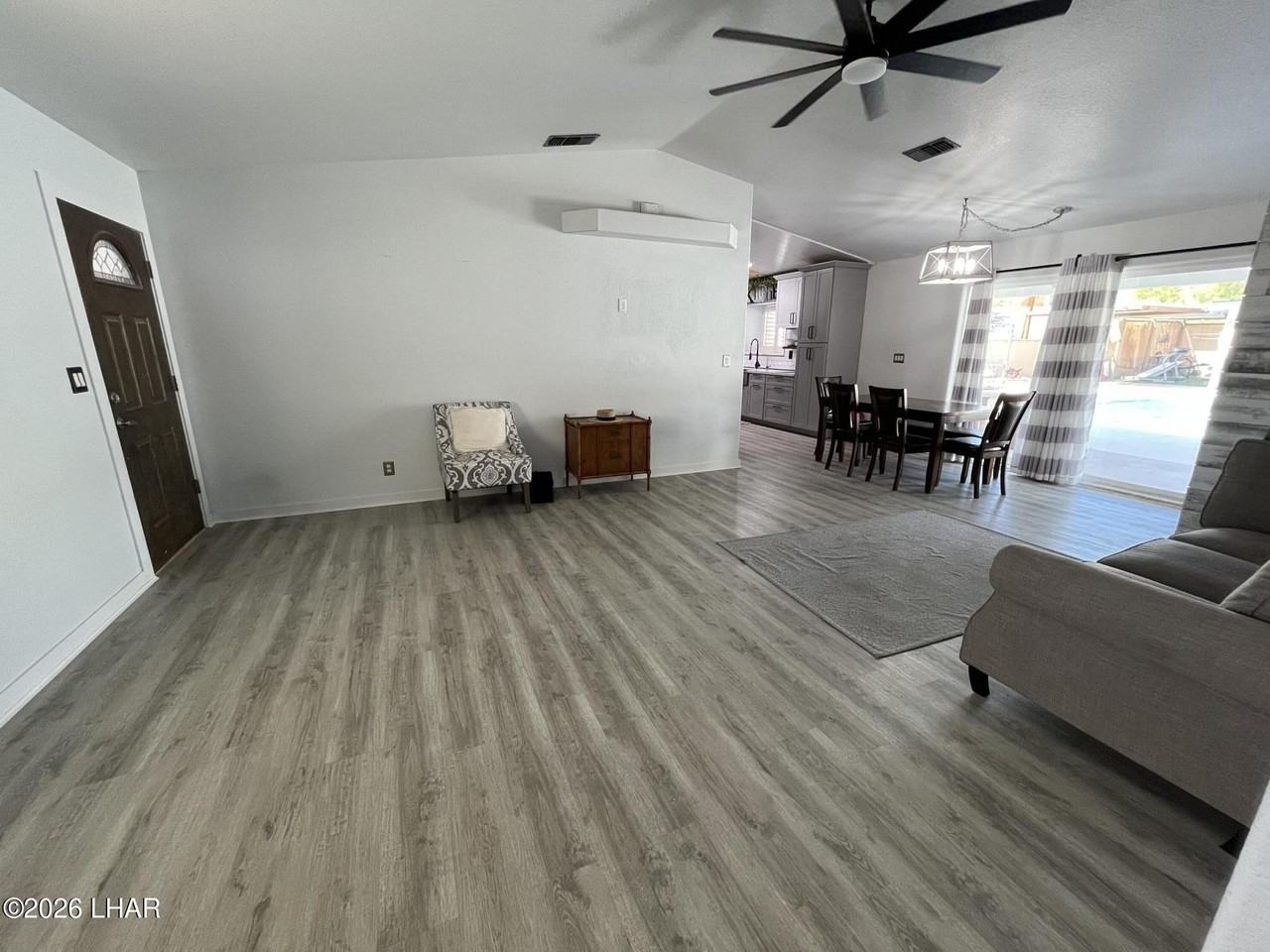 3585 Offshore Ct - Photo 5 of 35
