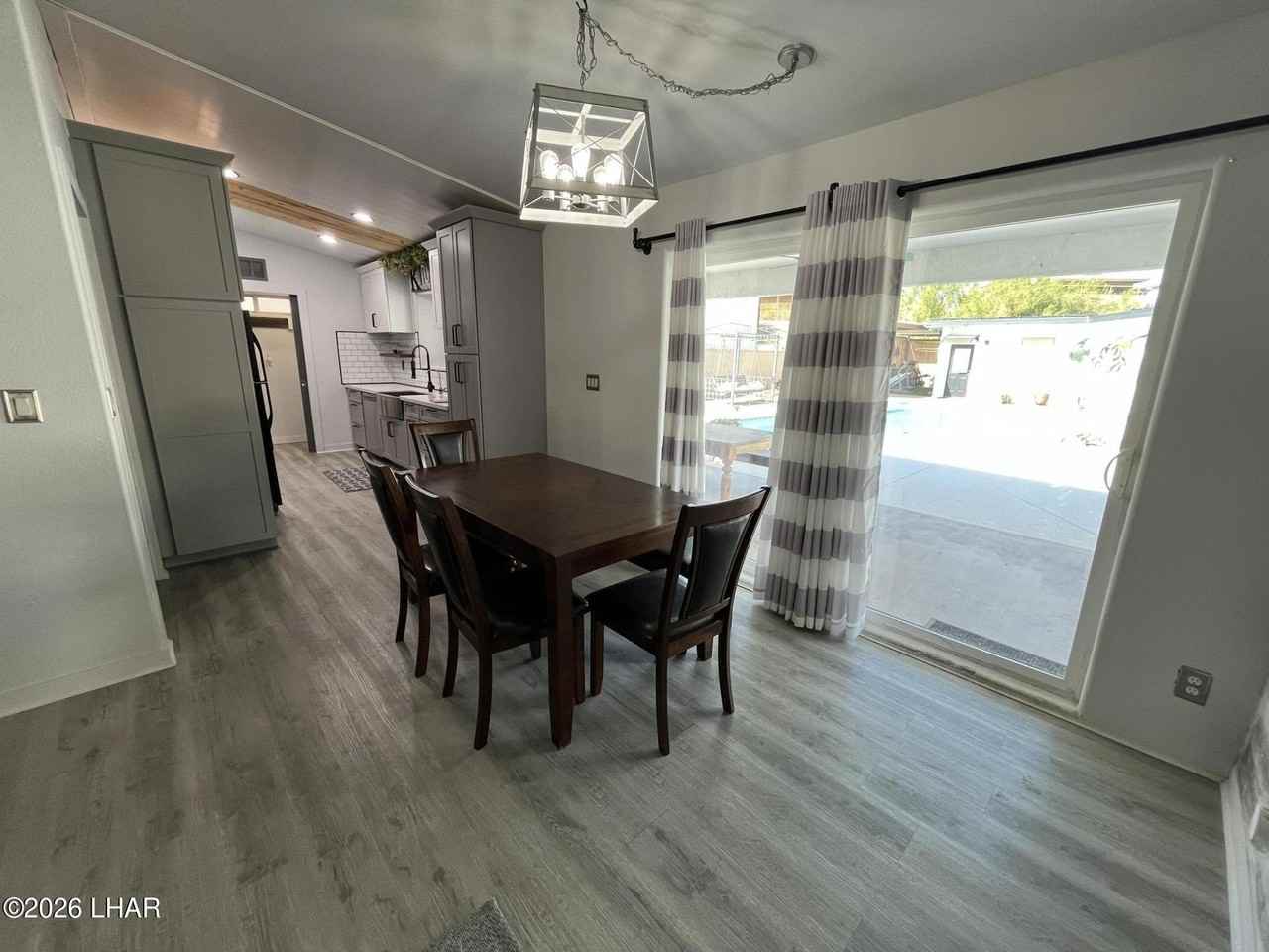 3585 Offshore Ct - Photo 6 of 35