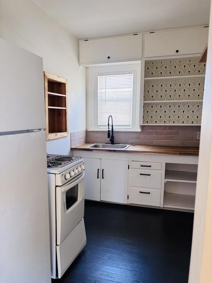 1726 25th St #2 - Photo 4 of 7