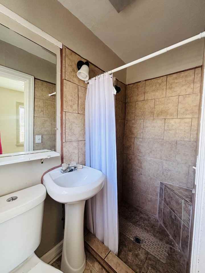 1726 25th St #2 - Photo 7 of 7