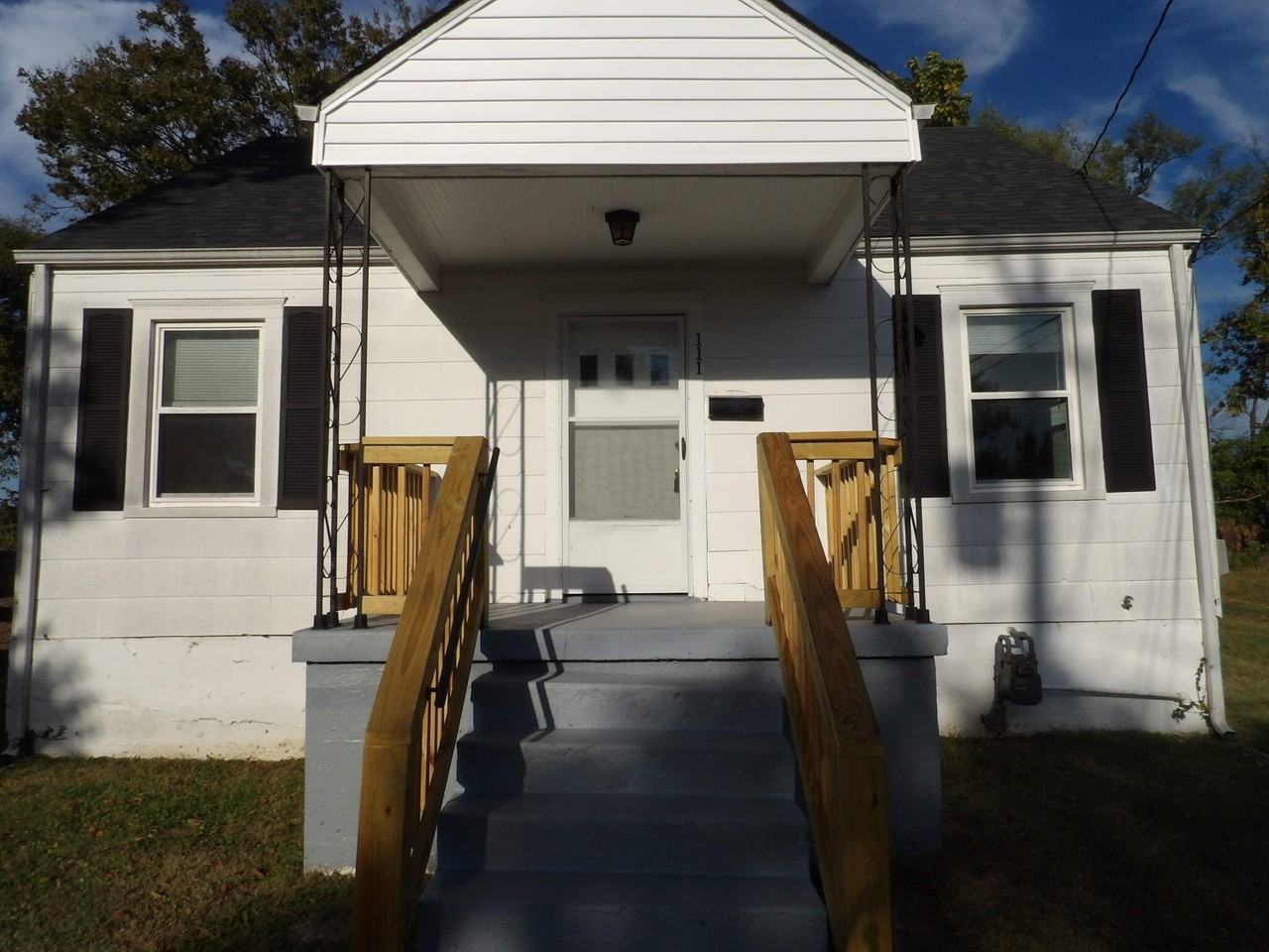 111 Allnutt Dr - Photo 3 of 50