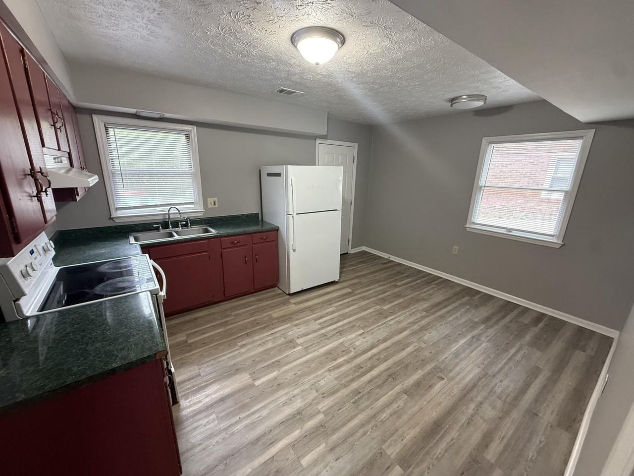 3411 Sutherland Dr #A - Photo 5 of 12