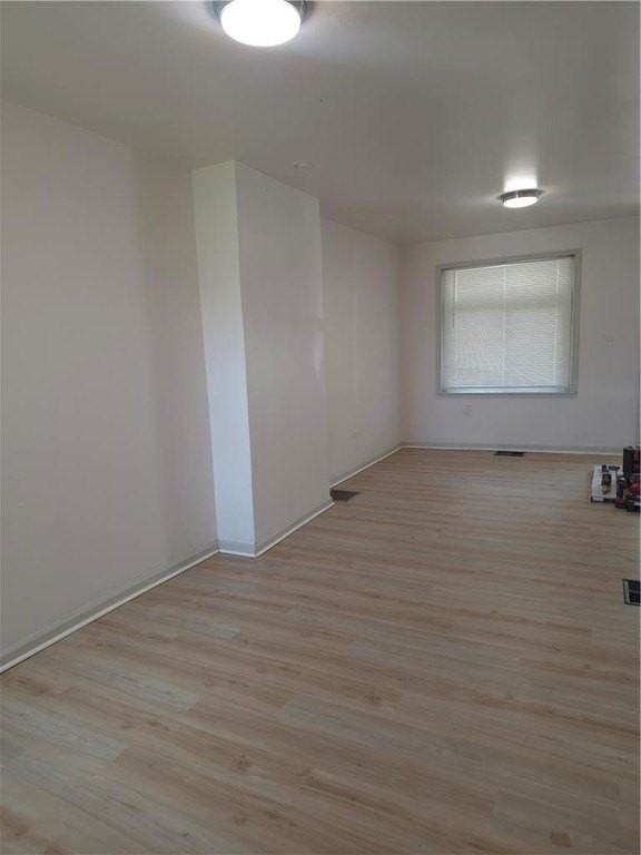 632 Ontario St - Photo 3 of 17