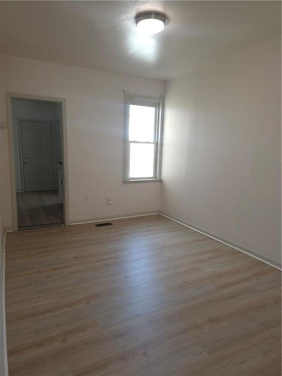 632 Ontario St - Photo 4 of 17
