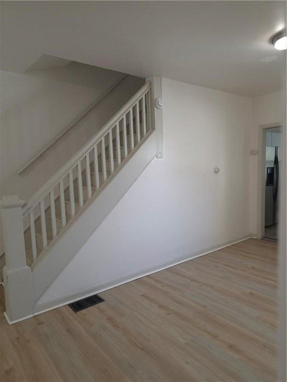 632 Ontario St - Photo 5 of 17