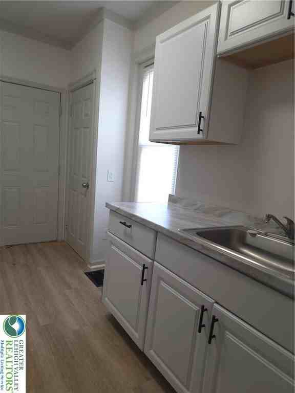 632 Ontario St - Photo 7 of 17