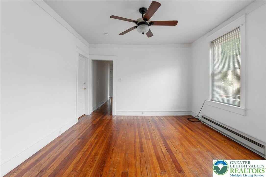 728 E 6th St #2 - Photo 2 of 12