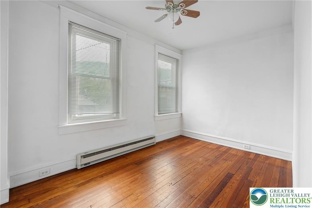 728 E 6th St #2 - Photo 4 of 12