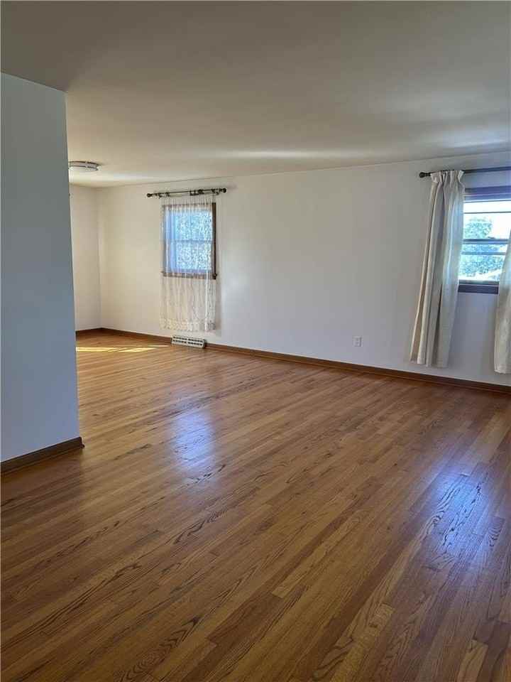 416 E Tioga St - Photo 5 of 20