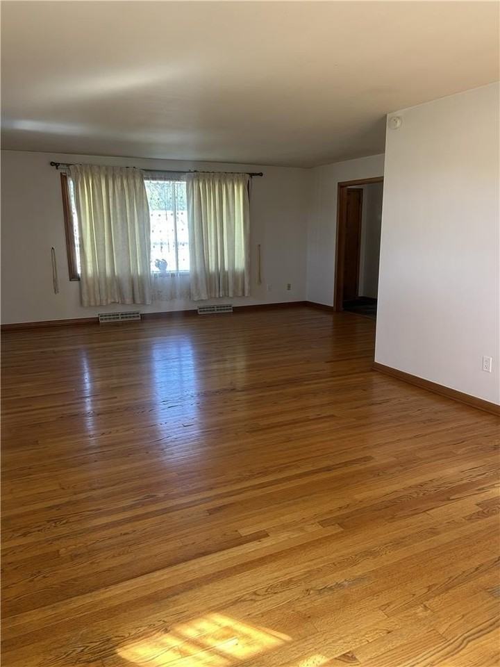 416 E Tioga St - Photo 6 of 20