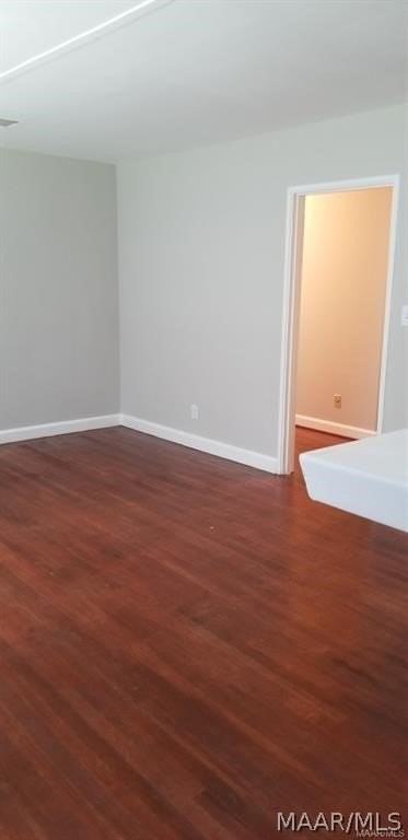 1027 Parkwood Dr - Photo 4 of 20