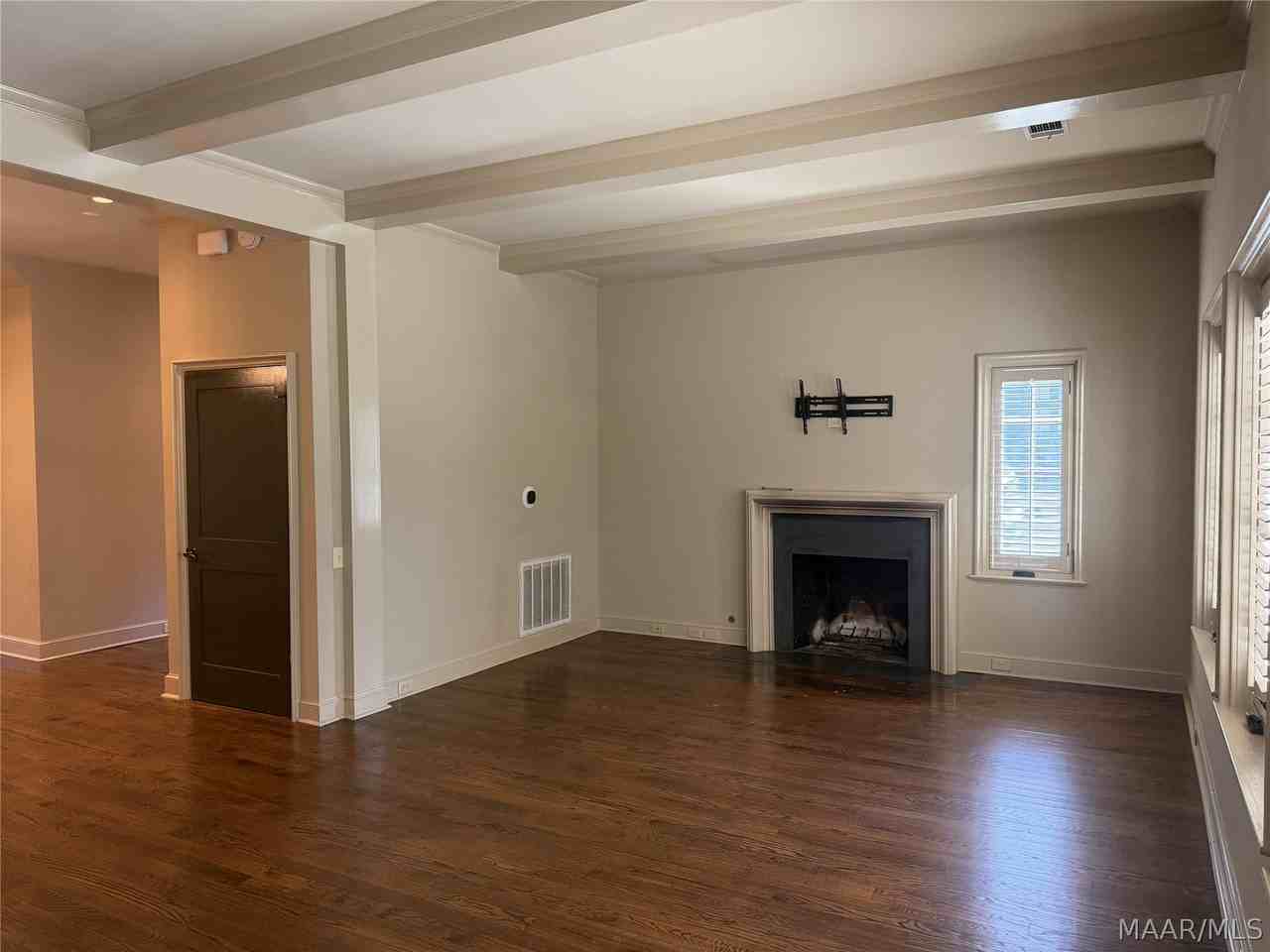 537 Cloverdale Rd - Photo 7 of 46