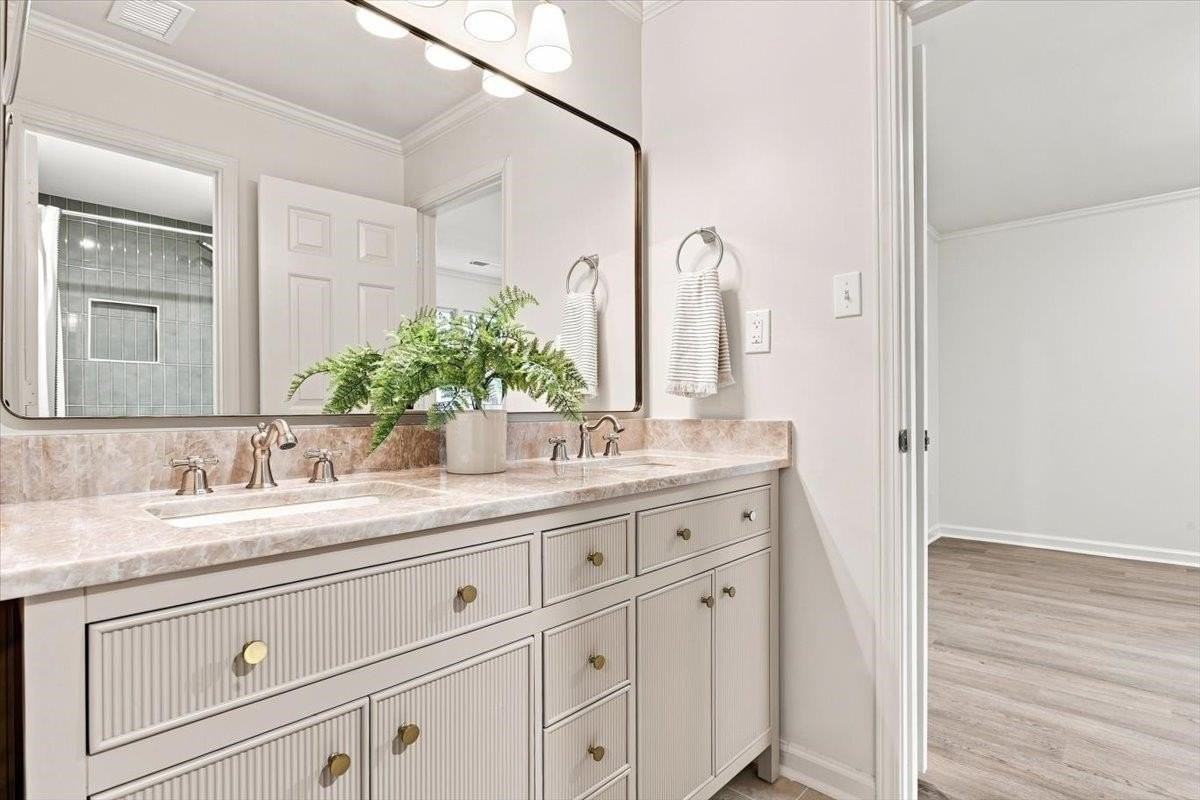 8684 Maple Creek Cv - Photo 4 of 13