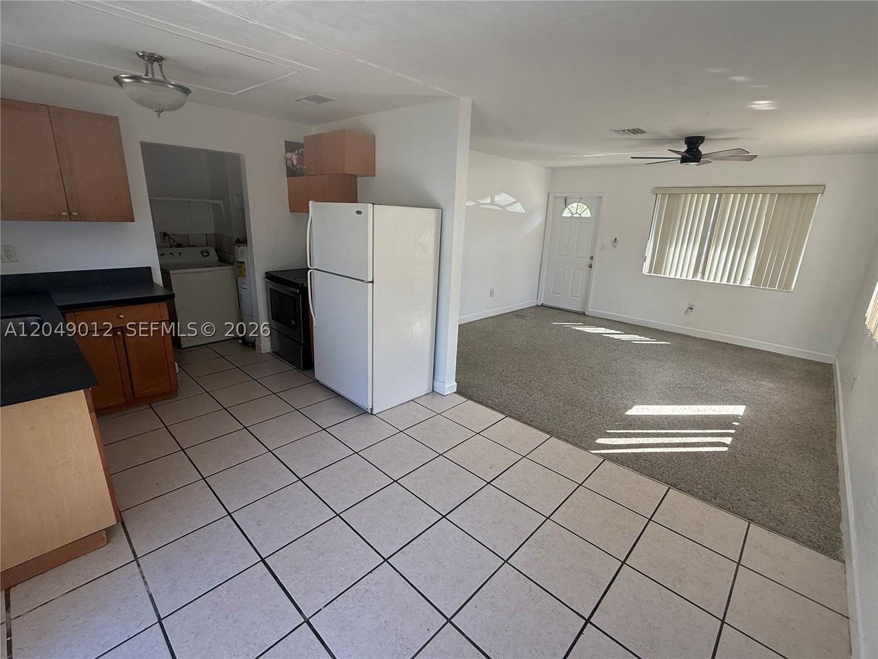 136 Nw 14th Way - Photo 2 of 9