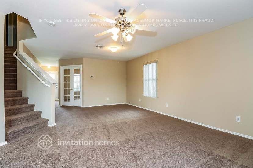 8139 Mossberg Dr - Photo 4 of 29