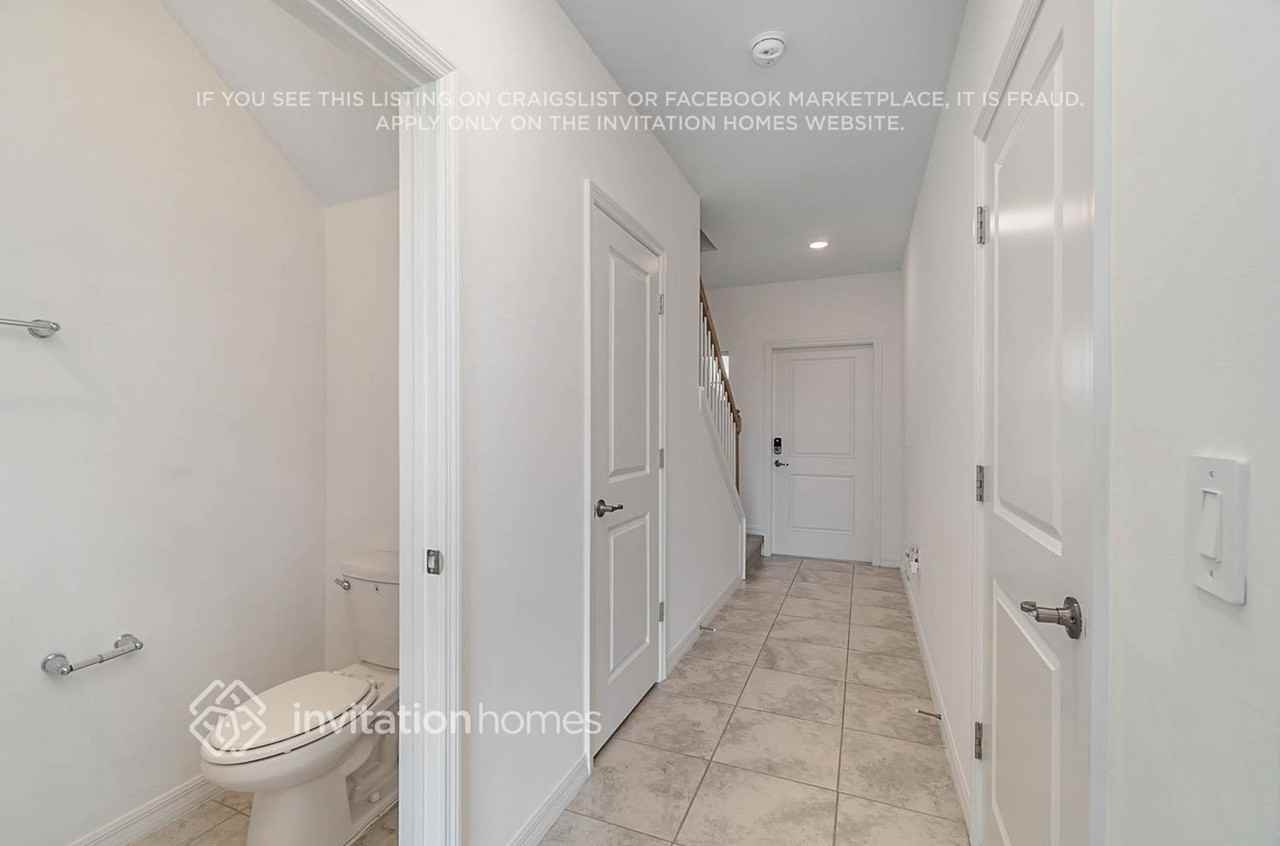 7161 Greenwood Park Cir #40 - Photo 4 of 25