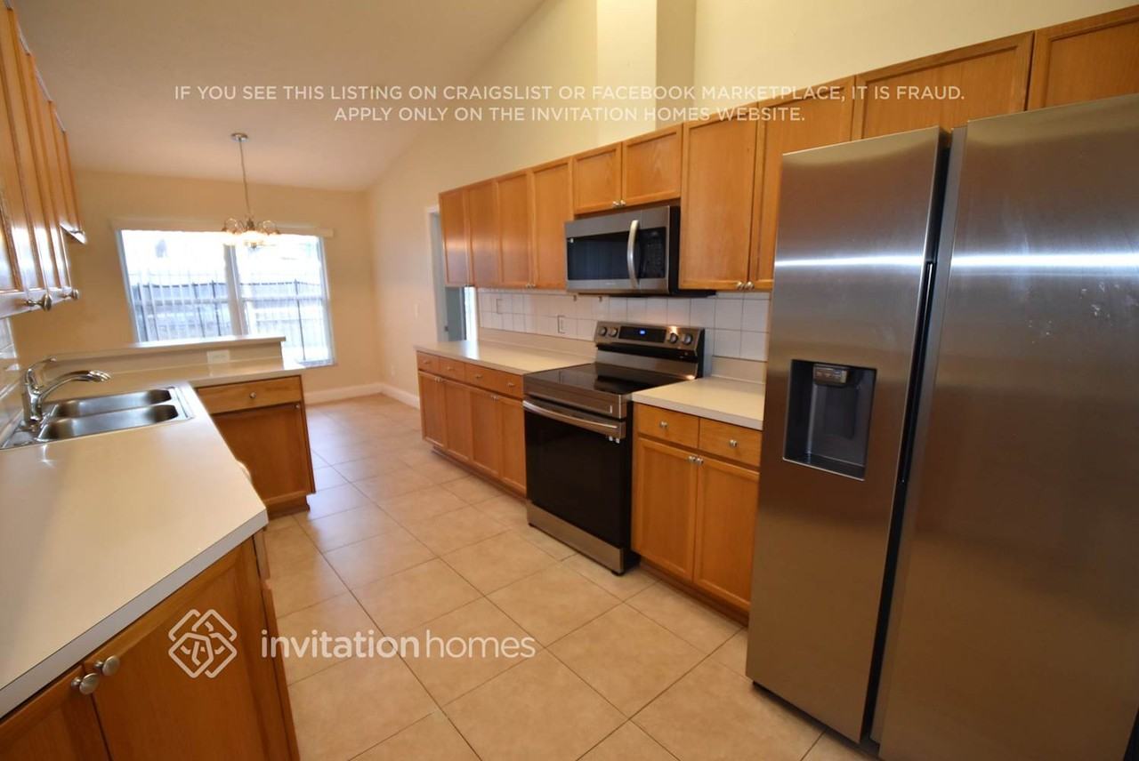 11213 Andy Dr - Photo 4 of 15