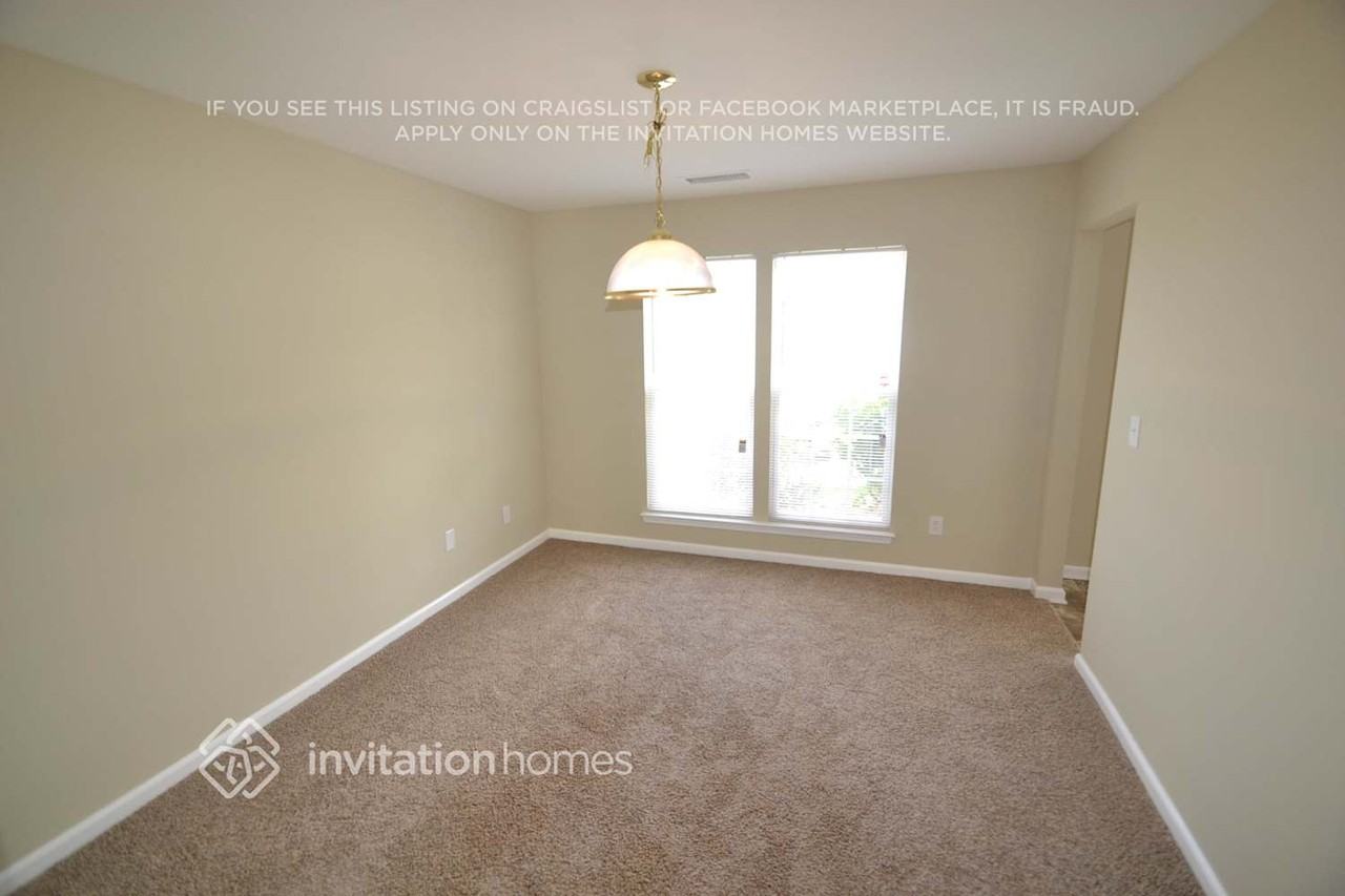 1228 Brook Farm Ln - Photo 2 of 9