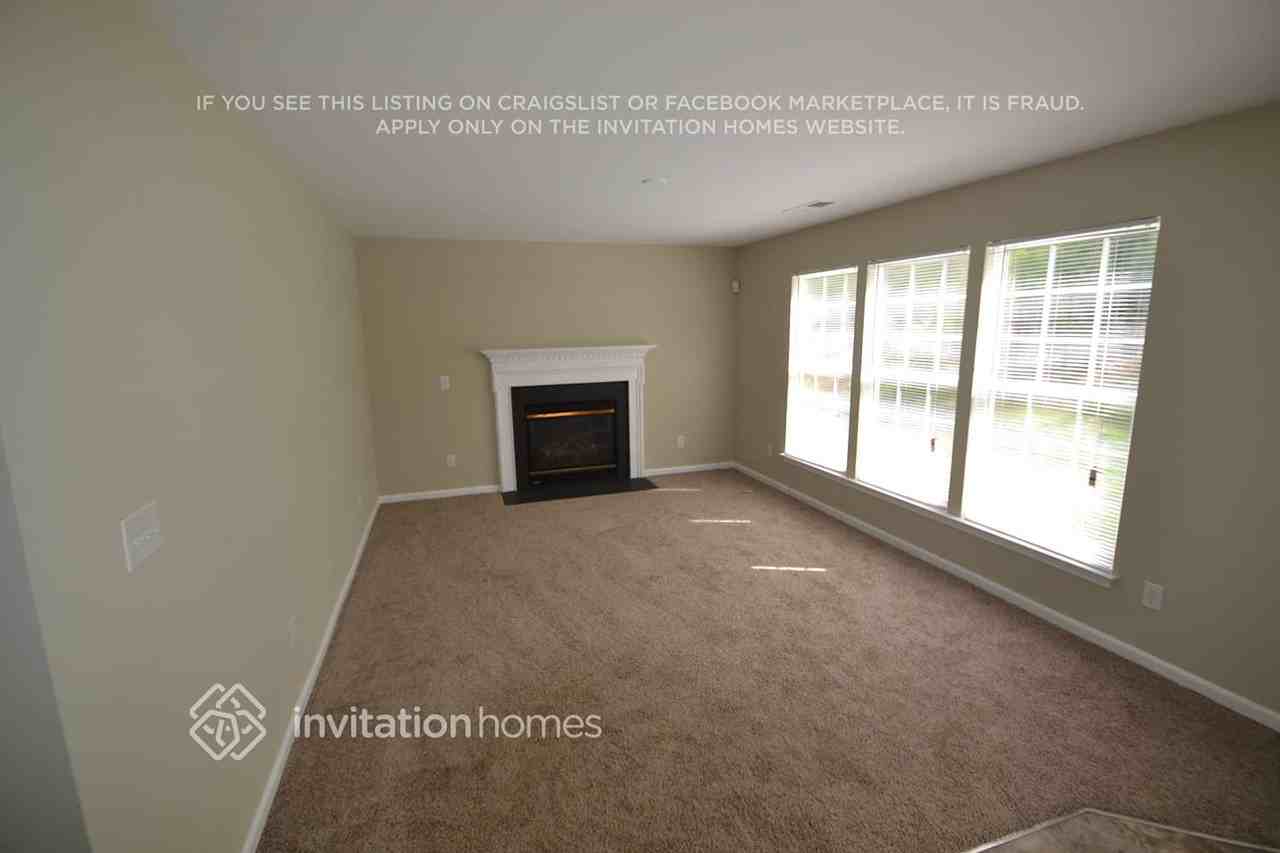 1228 Brook Farm Ln - Photo 3 of 9