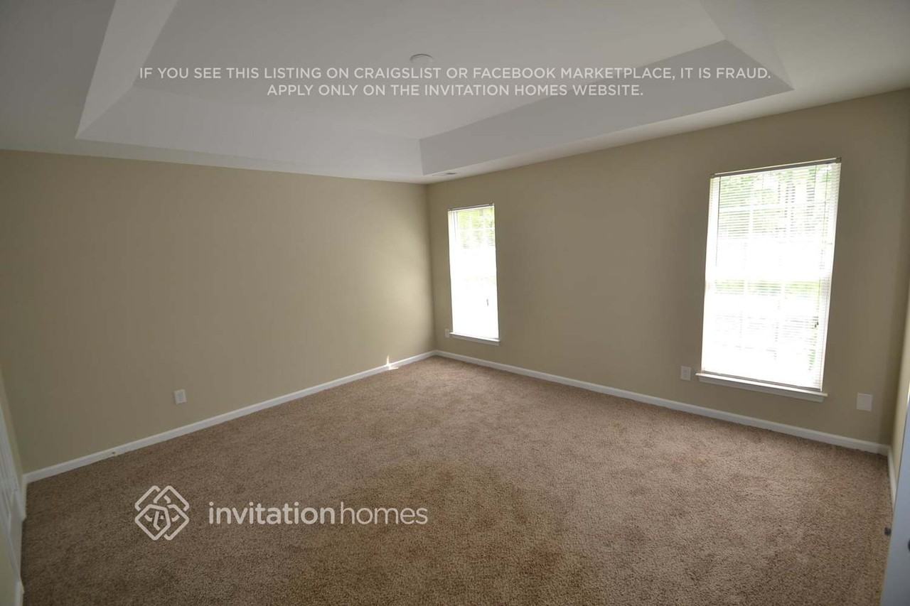 1228 Brook Farm Ln - Photo 4 of 9