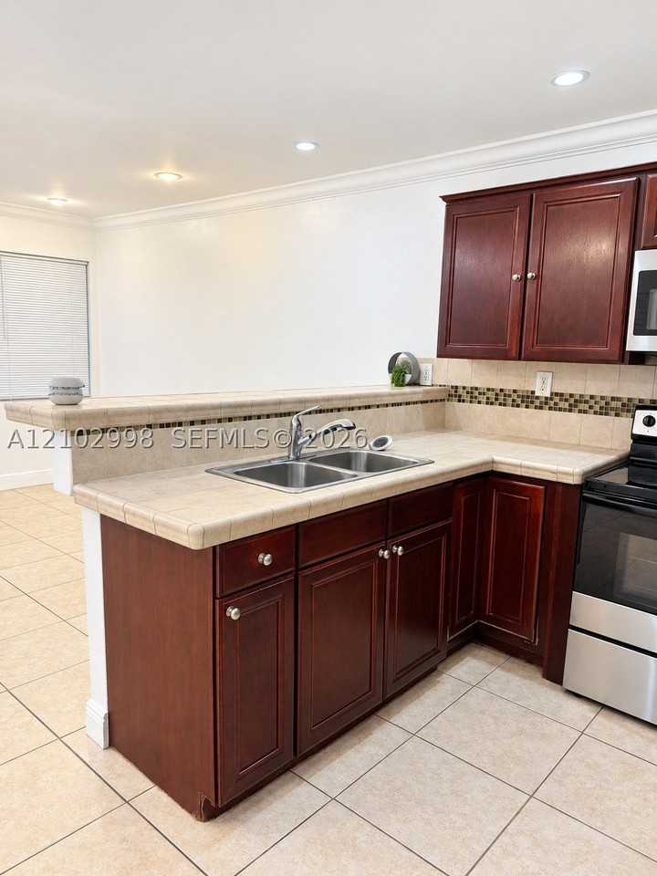 332 Ne 110th Ter #332 - Photo 4 of 8