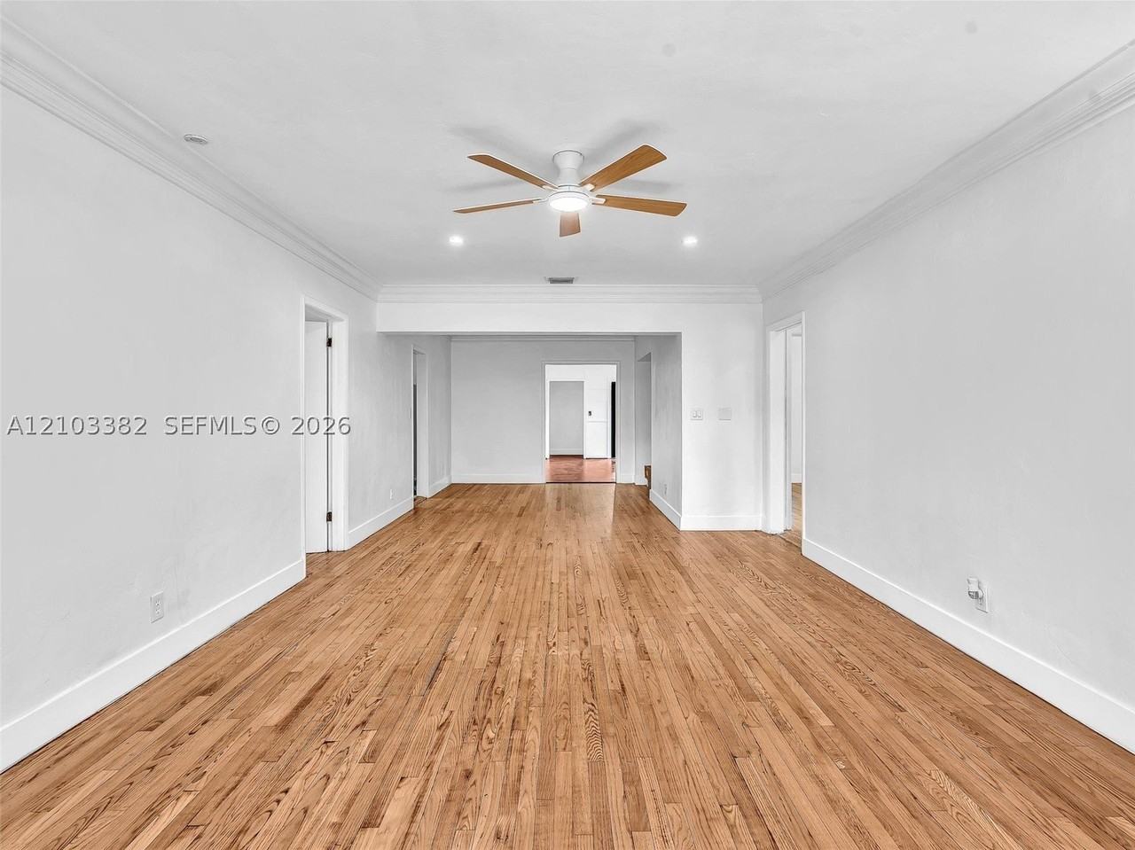 1545 Mantua Ave - Photo 5 of 27