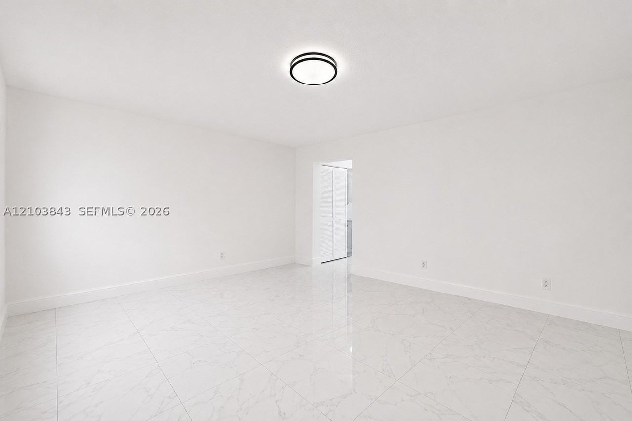 915 Jefferson Ave #2C - Photo 2 of 19