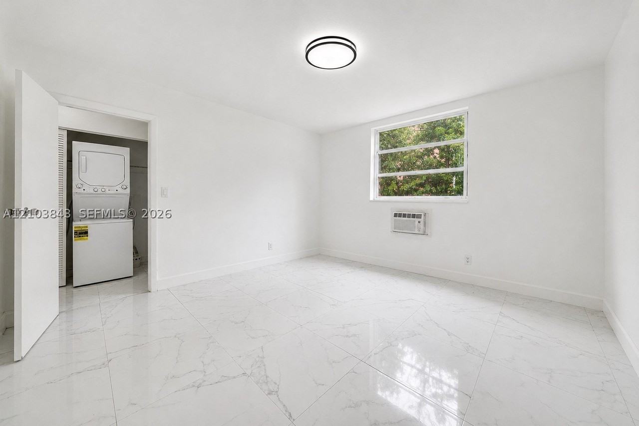 915 Jefferson Ave #2C - Photo 4 of 19